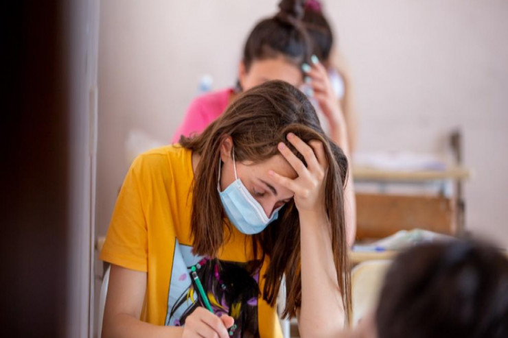 Buraxılış imtahanlarında güzəştlər olacaq? - RƏSMİ CAVAB 