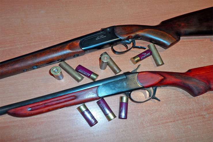 Ata və oğlundan odlu silahlar götürüldü