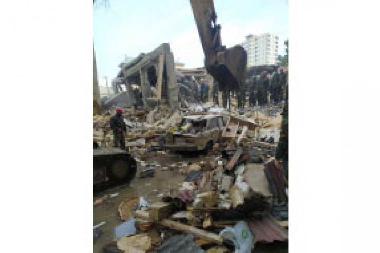 Xırdalanda partlayan evdən maşın belə çıxarıldı -  VİDEO  