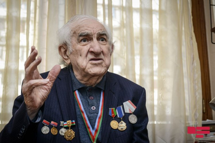 Tofiq Bakıxanov “Şərəf” ordeni ilə təltif edildi