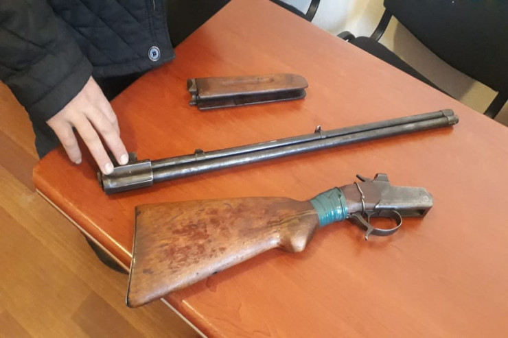 Kənd sakinindən qoşa lülə götürüldü