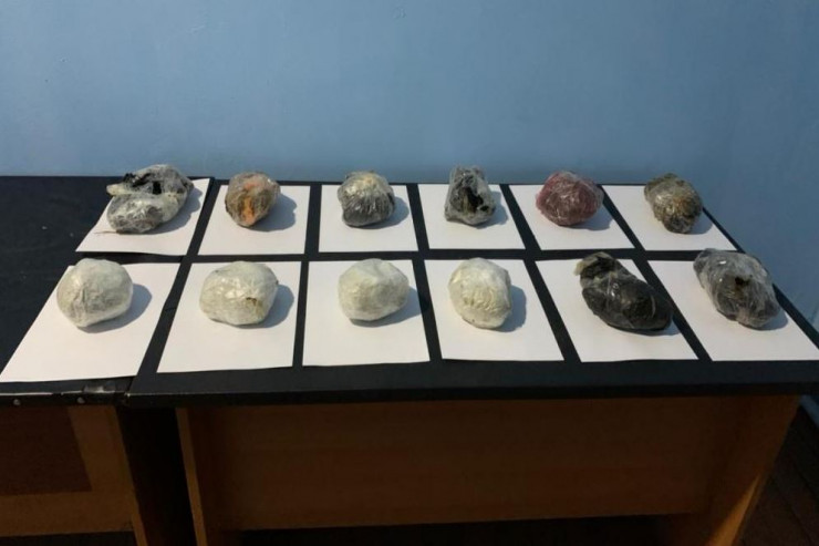 Sərhəddə ƏMƏLİYYAT : 9 kilo narkotik, kanalda gizlədilən tapança...-FOTO 