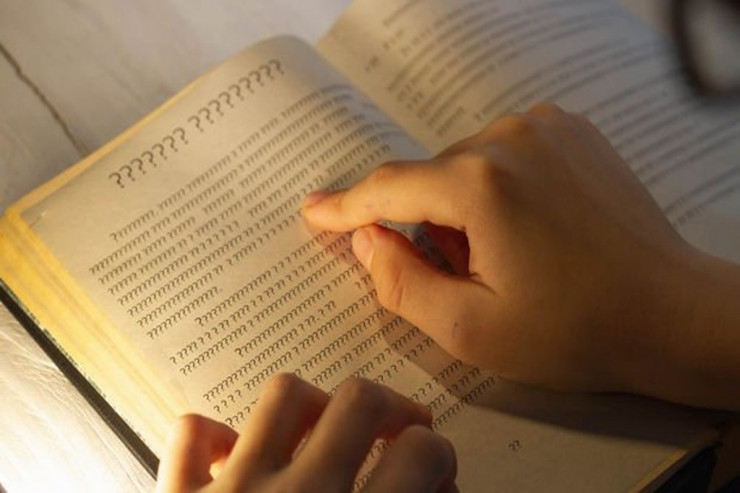 Disleksiyadan əziyyət çəkən  DÜNYA ULDUZLARI – FOTOLENT  