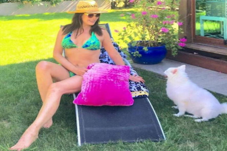 "Çalıquşu"nun Fəridəsi izləyənləri heyran qoydu: 58 yaş, ideal bədən -FOTO 