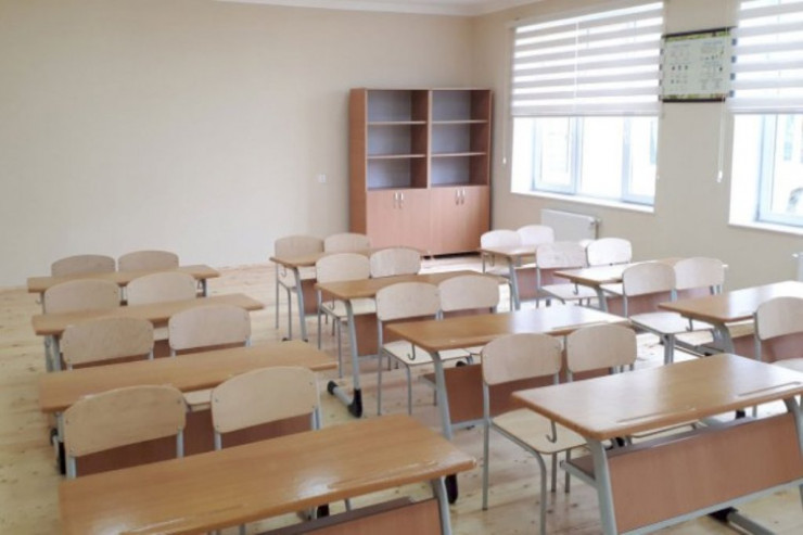 Bakıda məktəb qarət olundu