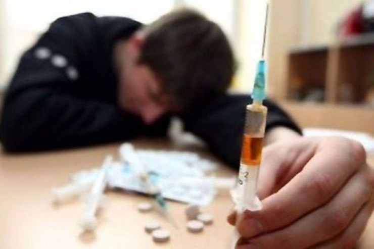 "Patı"dan istifadə edən yeniyetmələri necə tanımaq olar? - Valideynlərin  DİQQƏTİNƏ 