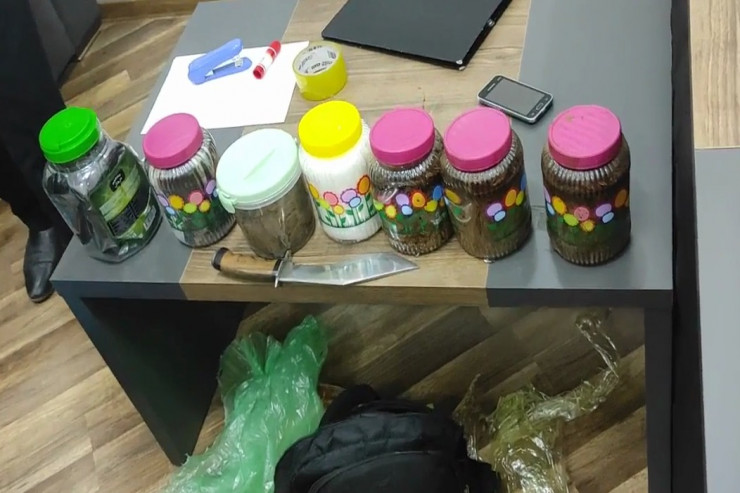 Ələ keçirilən narkotiklər