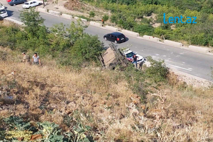 Göygöldə hərbi maşın aşdı: 15 yaralı var  - FOTO 