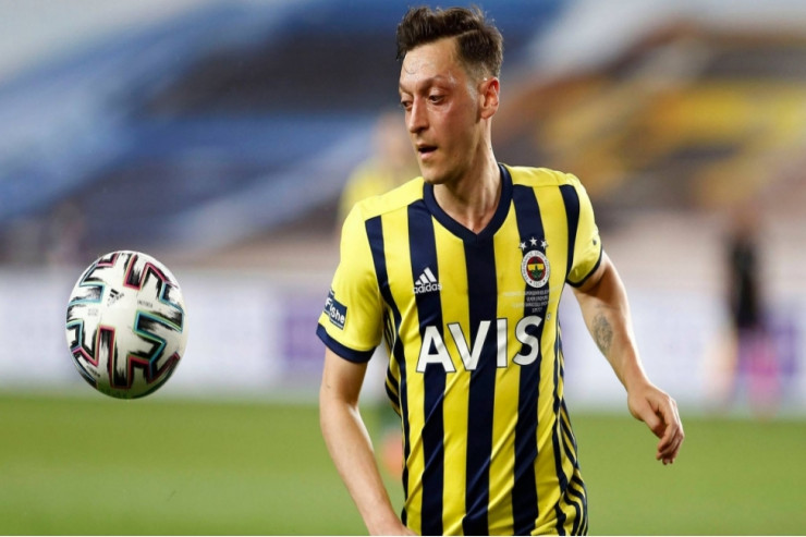 “Fənərbağça” klubunun futbolçusu Məsut Özil