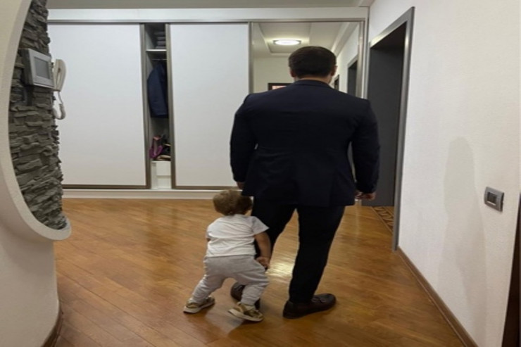 Müğənni Zamiq Hüseynov və oğlu Zeyn