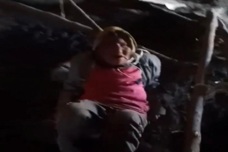 Ahıl qadın Səkinə xala