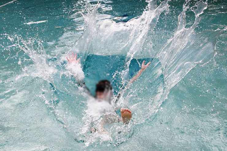 Ər-arvad hovuzda yuxuya getdi... - QƏRİBƏ ÖLÜM 