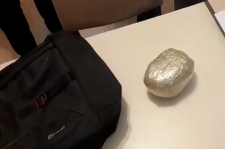 Çantadan tapılan heroin