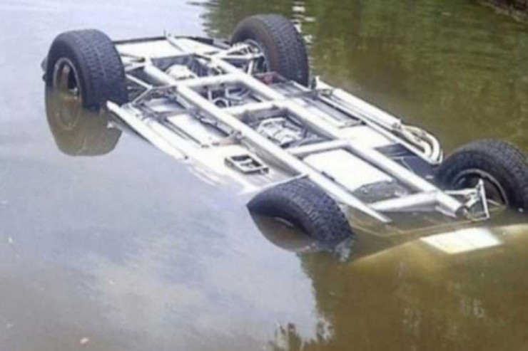 "Mercedes"i körpüdən aşırdı, ölən var