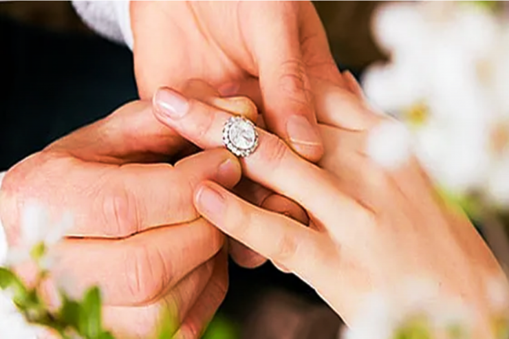 İkinci dəfə ərə getmək istəyən əməkdar artistin NİŞANINI QAYTARDILAR   - FOTO 