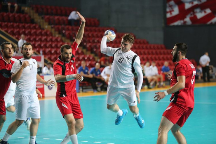 20 top fərqilə uduzdu - yığmamız 