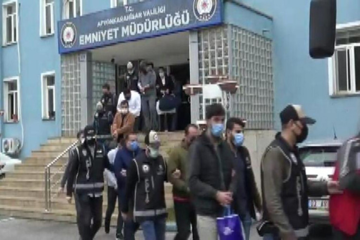 Saxlanılan şəxslər