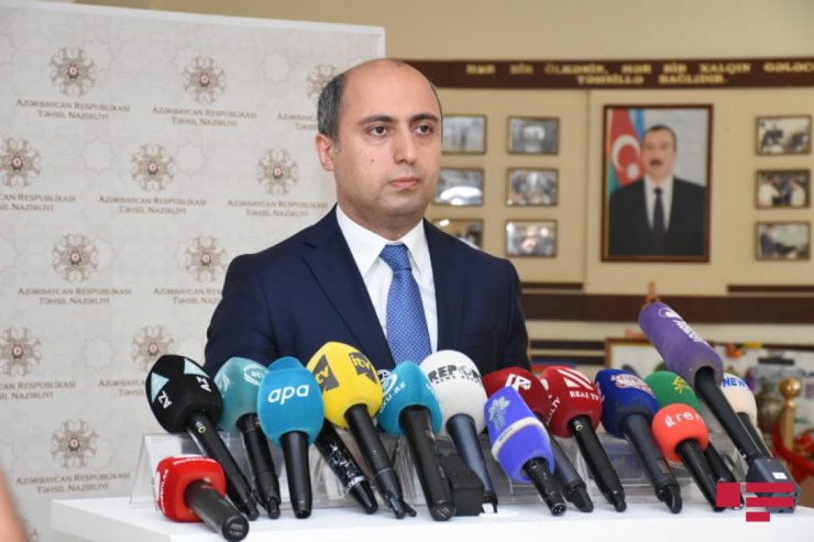 Təhsil naziri Emin Əmrullayev