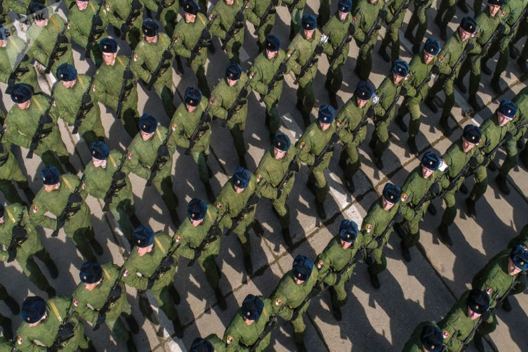 Rusiyada hərbçilər üçün smartfonlar yaradılacaq