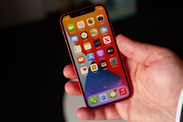 "Apple" "iPhone 12 Mini"nin istehsalını dayandırıdı