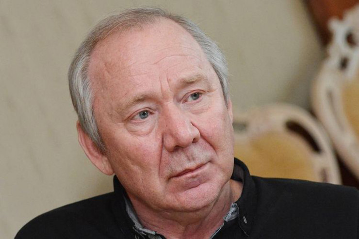 Məşhur baş məşqçi  infarkt keçirdi