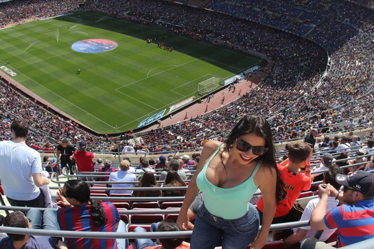 Bu ölkədə azarkeşlər stadiona qayıdır