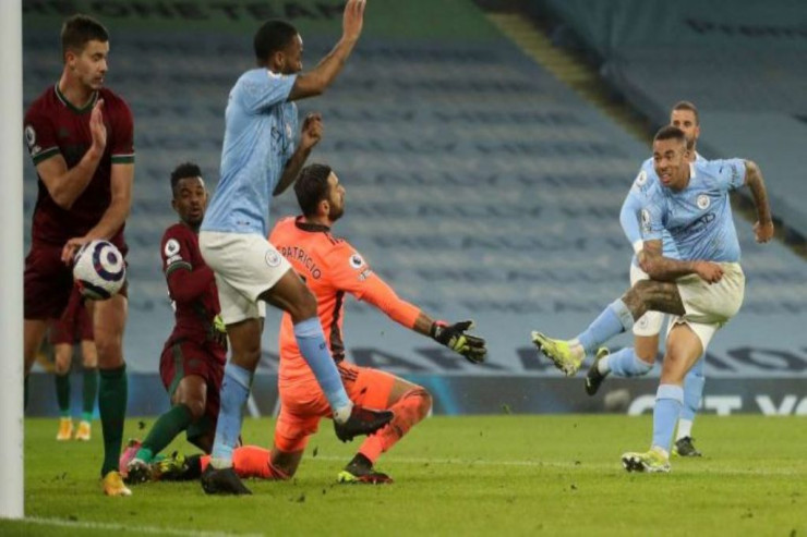 “Mançester Siti” - “Vulverhempton” oyunundan görüntü