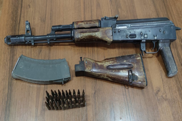 Rayon sakinindən götürülən avtomat