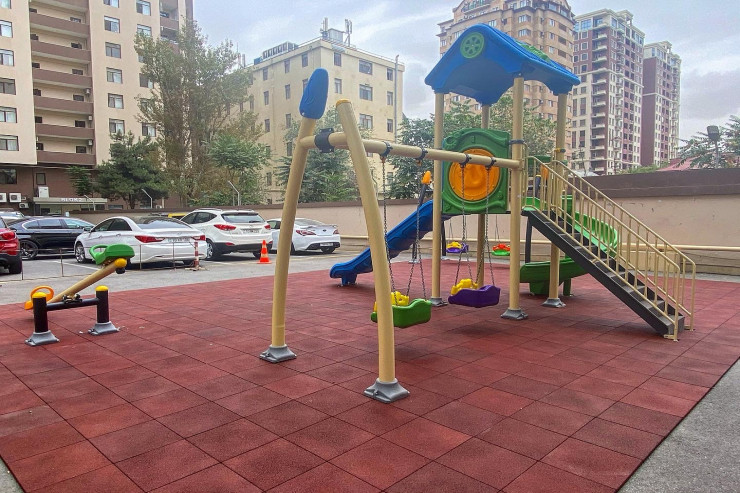 Bakıda yaşayış kompleksindən nə qədər naqil oğurladılar?