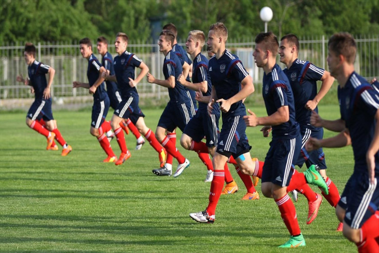 Gənc futbolçuların transferi ilə bağlı  YENİLİK 
