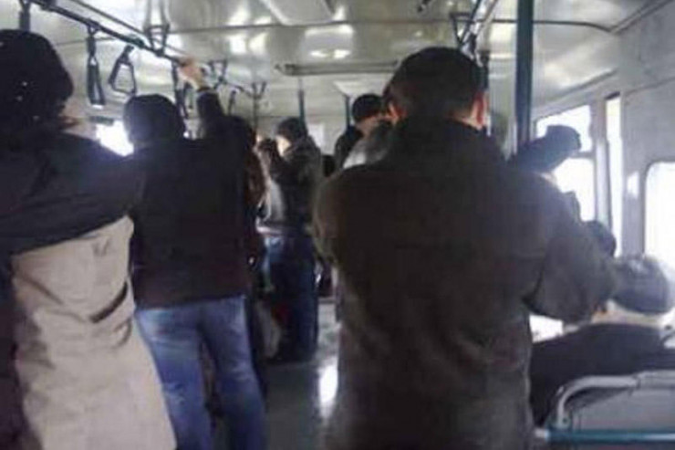 Qadının çantası avtobusda oğurlandı