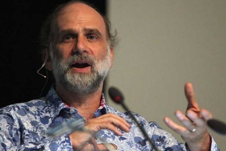 İnformasiya təhlükəsizliyi sahəsində mütəxəssis Bryus Şnayer