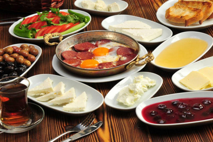 Səhər yeməyində mütləq olan 8 QİDA 