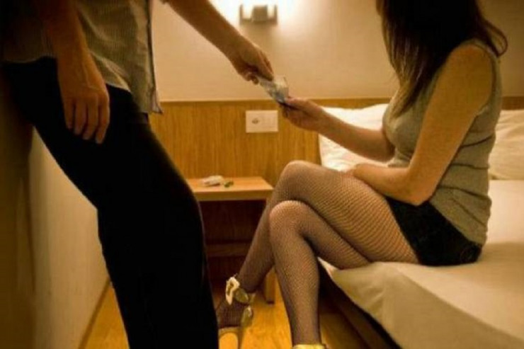 Fahişəliyə cəlb olunan azərbaycanlı qız: “Gün ərzində 7 manatdan 15 nəfərlə...”  