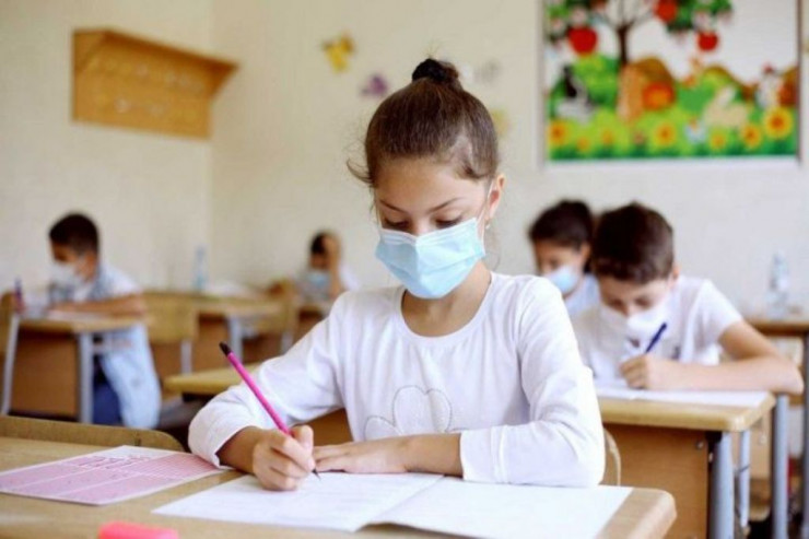 "Evdə valideyn hansı dildə danışırsa, övladını da ..." -  NAZİR 