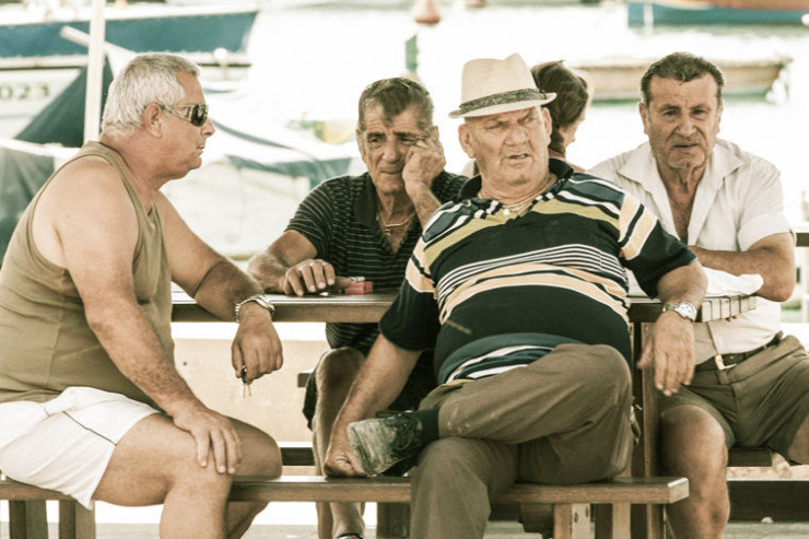 İNADKAR MALTALILAR:  çalışın mübahisə etməyin!