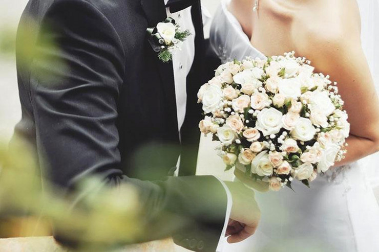 Boşanan Əməkdar artist ƏRƏ GEDİR  - Hərbçiylə nişanlandı  