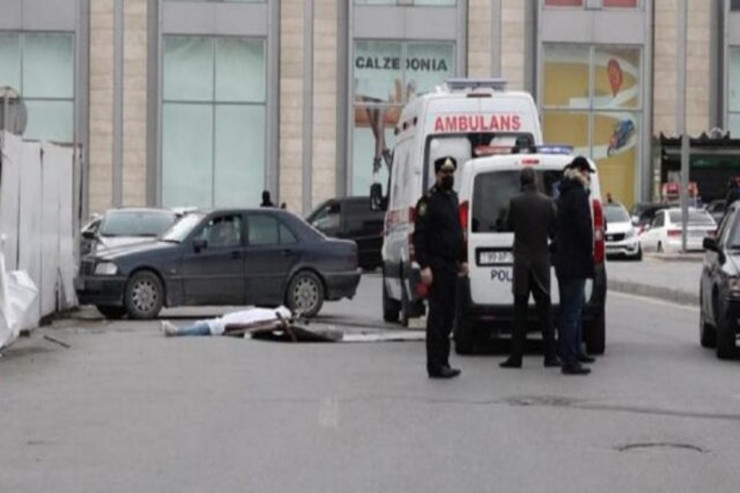 Qadının küçədə ölməsi