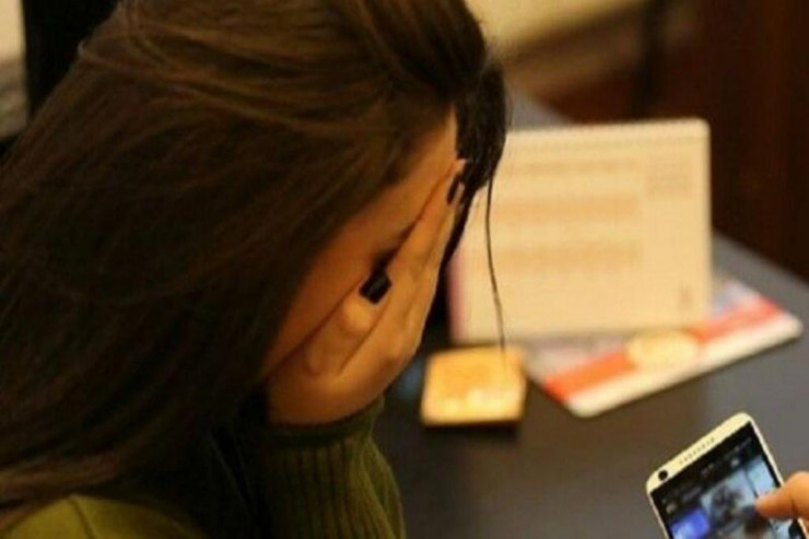 Özlərini cəlbedici qadına bənzədib cinayət törədən kişi dəstəsi ifşa edildi -VİDEO 