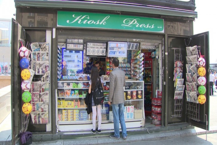 Bakıda köşkdən külli miqdarda pul oğurlandı