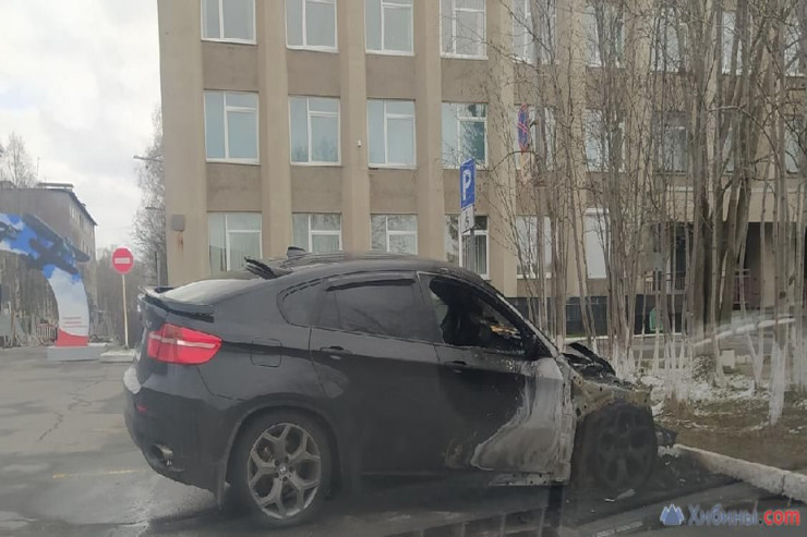 Rusiyada yandırılan maşın