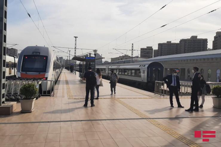 Sürət qatarından istifadə edənlərə  ŞAD XƏBƏR 