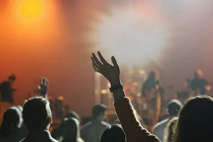 Məşhur qrupun konsertində  FACİƏ:   2 nəfər...