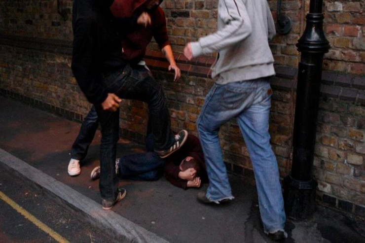  Bakıda kişini döyərək sümüklərini sındırdılar 