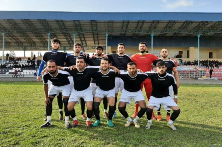 Azərbaycan futbolunda  BİABIRÇILIQ:   komanda üçün 1 manatdan yığdılar