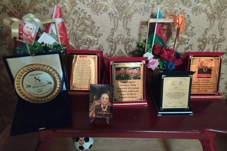 "Oğlanlarımı bir otağa yığıb dedim ki..." - Qələbə günü Şuşada şəhid olan mayorun xanımı danışır 