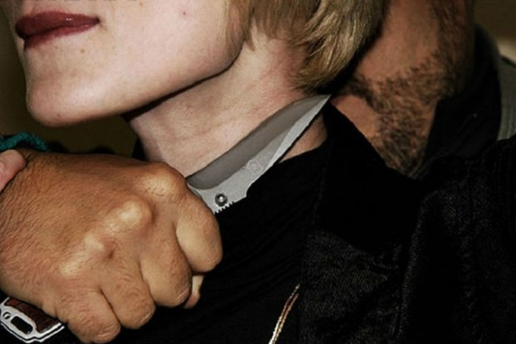 Azərbaycanda oğul anasını  QANINA QƏLTAN   etdi