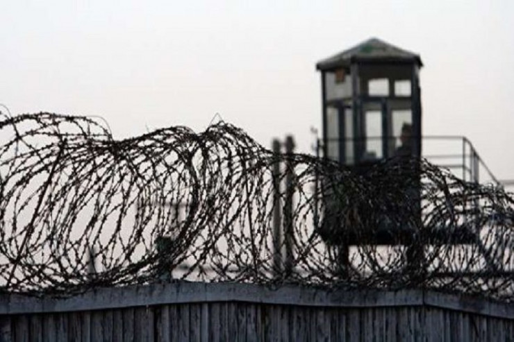 Ana həbsdəki oğluna "PATI"  apardı - BAKIDA 