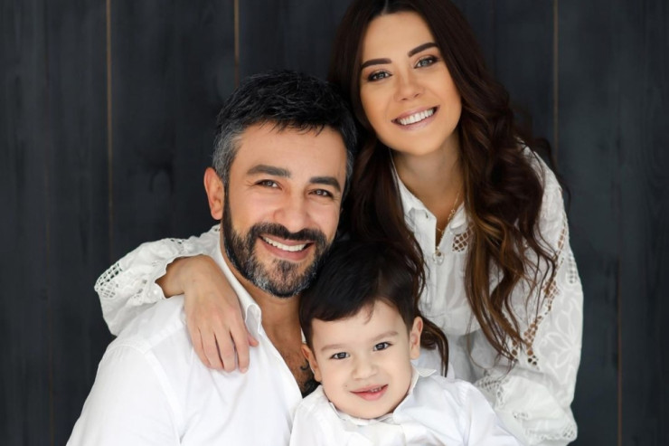 Oksana  İLK DƏFƏ   həyat yoldaşı və oğlu ilə - FOTOLAR 