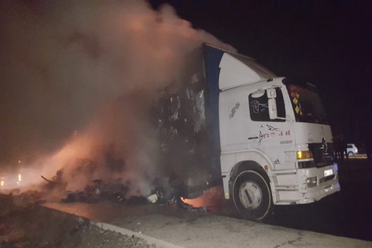 Maşın yanacaqdoldurma məntəqəsində  yanıb kül oldu,   sürücü...